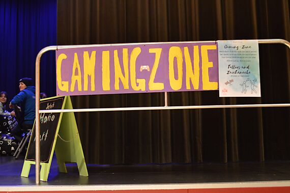 Schild mit der Aufschrift "Gaming Zone"